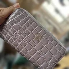 AGILITY クロコ型押し ラウンドファスナー長財布　ニュアンスカラーパープルのサムネイル