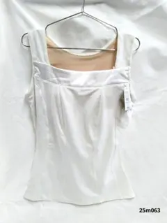 スクエアネック タンクトップ