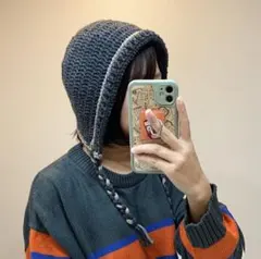 グレー ボンネット型帽子