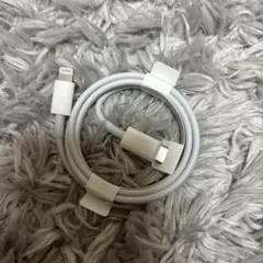 ホワイトLightning充電ケーブル