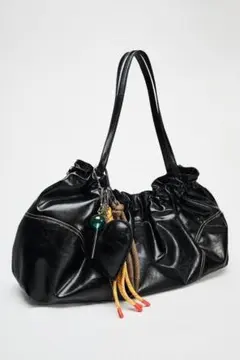 ZARA チャーム付きギャザートートバッグ