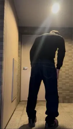 刺繍入りダークブルーデニムパンツ