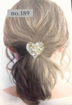 no. 189 ハンドメイド　Ｓサイズ 白ハート　パールビーズ刺繍　ヘアゴム