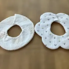 USED品　美品　ベビー用スタイ　2点セット　ハンドメイド　ガーゼ　柔らかい