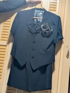 黒のジャケットとスカートセットアップ 3号