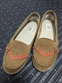UGG　本革　フリンジフラットシューズ　スウェード