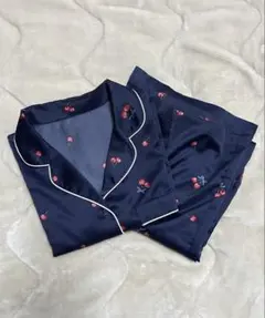 GU チェリー柄 ネイビー パジャマ M