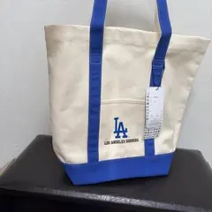 新品♡MLB ロサンゼルス　ドジャース　ロゴ入り　トートバックのサムネイル