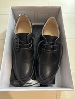 新品　ブラック レザーブローグシューズ