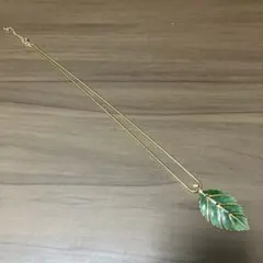 【美品】リーフモチーフ エナメルネックレス ゴールド×グリーン 56cm