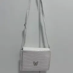 クロコ型押しホワイトショルダーバッグ