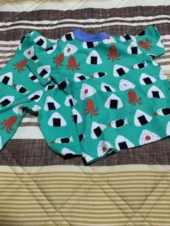 おにぎり トップス