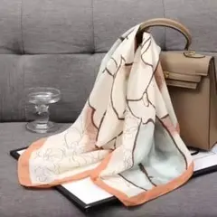 花柄シルク風スカーフ 大判 サイズ：70cmx 70cm