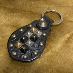 スタッズキーホルダー