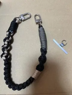 パラコード編み込みストラップ 黒・ベージュ