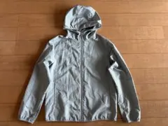 ユニクロ　ポケッタブルパーカー　150 ライトグレー　ジャケット　春夏