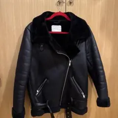 ZARA黒いレザーのムートンコート