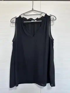 【美品】GAP ブラック ノースリーブ トップス