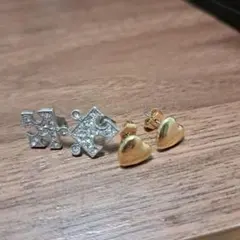 パズル型とハート型のピアス　2個セット