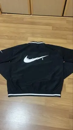 NIKE Vネック プルオーバー ブラック