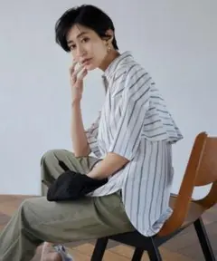 極美品✨ICB　2023　ラッフルデザインシャツ　ストライプ　オフホワイト　XL