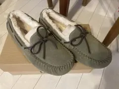 美品 UGG グリーン スリッポン モカシンsize9