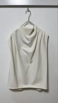 ZARA ハイネック　ノースリーブ　トップス　ホワイト