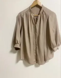 レディースブラウス　5部袖くすみカラー　GU