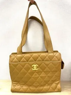 レザー本革　ゴールド　キャメル キルティング ハンドバッグ