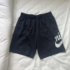 Nike SB ブラックショートパンツ
