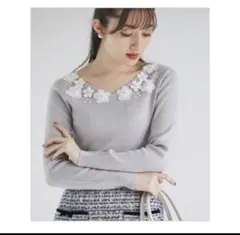 3Dフラワーモチーフ後ろレースリブニットプルオーバー