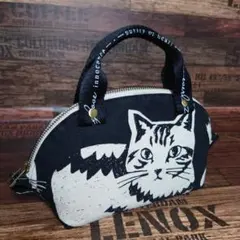 大きな猫さん/持ち手付ラウンドファスナーポーチ/echino/エチノ/KOKKA