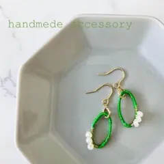 #012／手作りグリーンホワイトフープピアス