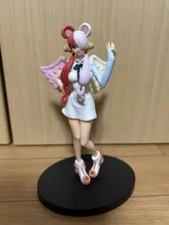 ワンピース ウタ フィギュアのサムネイル
