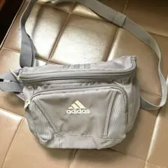 アディダス　ミニスポーツバッグ