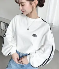 ワンポイント刺繍入りカラーライン入り長袖Tシャツ M オフホワイトのサムネイル