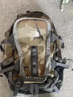 ノースフェイス迷彩リュック