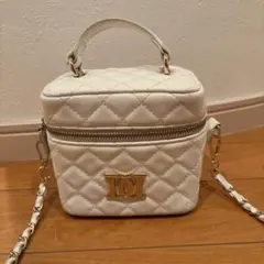 り*ゅ様 Darichキルティングスクエアミニバッグ バニティ アイボリー