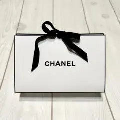 CHANEL リボン付きギフトボックス