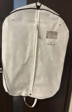MONCLER ガーメントバッグ ホワイト MONCLER ガーメントバッグ ホワイト - メルカリ