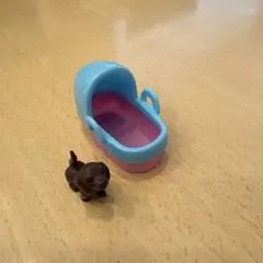 ミニチュア 子犬とベビーベッド フィギュアセット