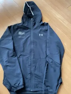 Under Armour フード付きアウター 黒