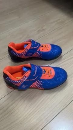 新品　キッズ20.5 サッカーシューズのサムネイル