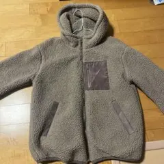 ベージュ フリースジャケット フード付き