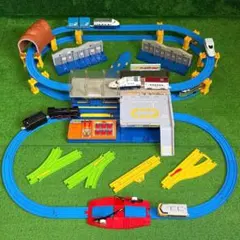 トミカ まとめ売り トミカビル 高速道路 山登り - メルカリ