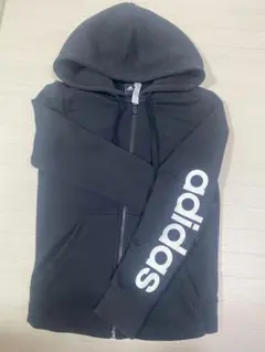 adidas 黒 フード付きパーカー 7-8Y