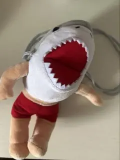 ユニバ　サメ人間　ポーチのサムネイル