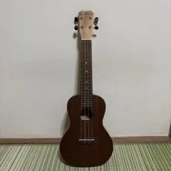 ISLANDER MC-4 Ukulele (Stringed Instrument)