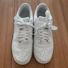 Nike 24cm DH3158-100 ホワイトスニーカー コートビジョン