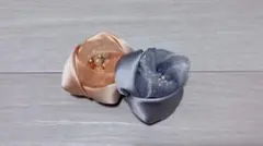 花のブローチ